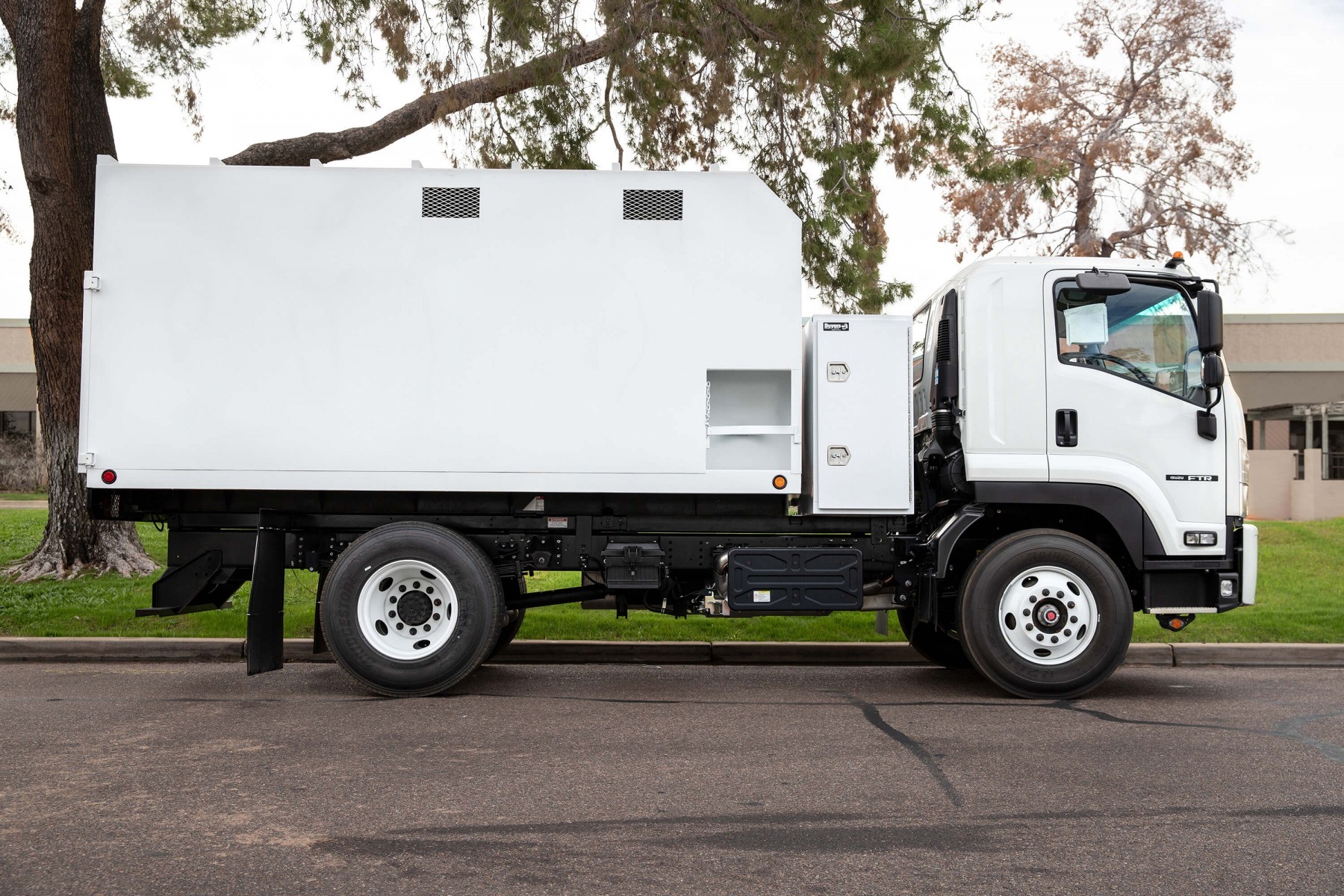 Sun-Country-Chipper-Body_009.jpg Sun-Country-Chipper-Body_009.jpg
