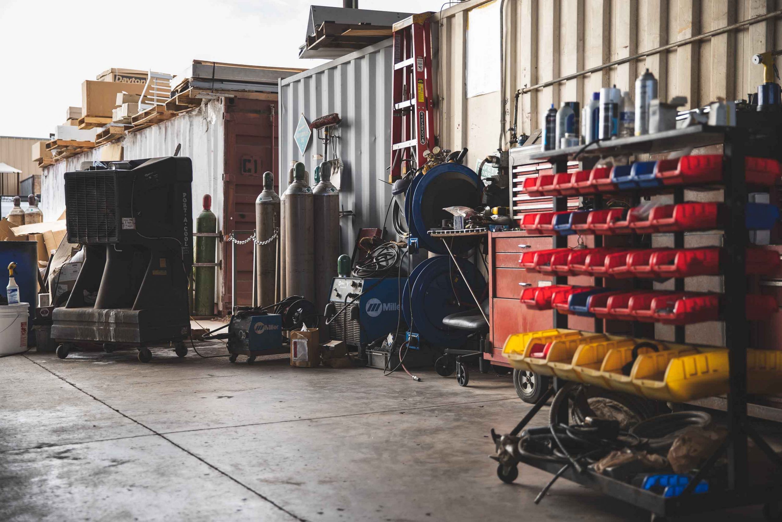 Shop-3 Photo of the sun country truck workshop